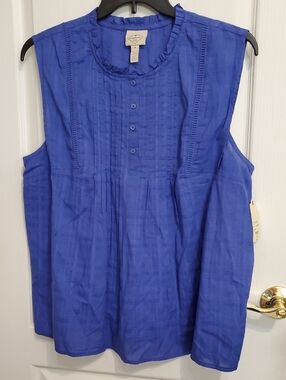 New - St John's Bay Ruffle Neck Sleeveless Top. Size XL